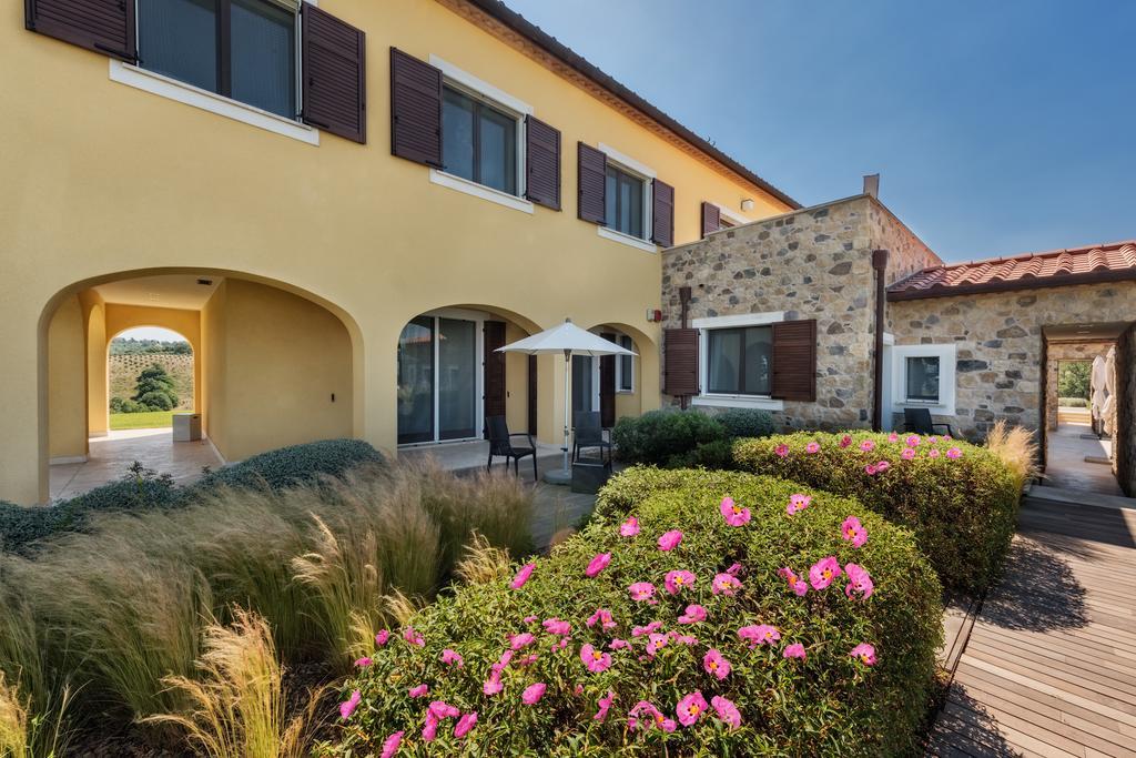 Agriturismo Poggio Mirabile Manciano Exterior foto